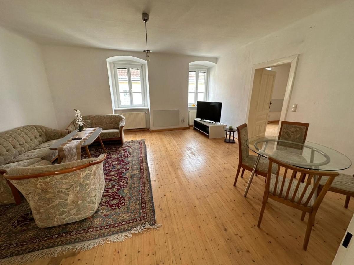 Central Plaza Family Apartment 2 Bedroom Bruckneudorf エクステリア 写真