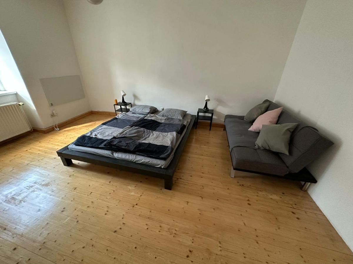 Central Plaza Family Apartment 2 Bedroom Bruckneudorf エクステリア 写真